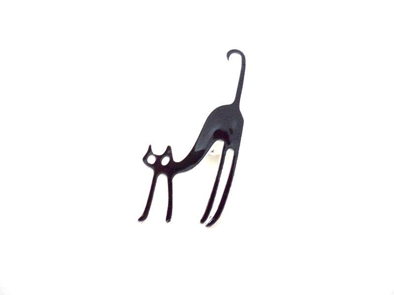 Win a Lucky Black Cat Brooch This Halloween!
